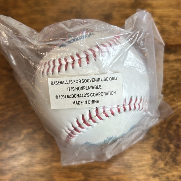 Souvenir baseball - Picture 5 of 9